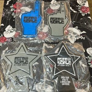 LOT OF (4) TRAVIS SCOTT OFFICIAL ASTROWORLD TOUR MERCHANDISE FOAM FINGERS NWT